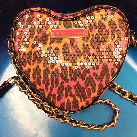 Betsey Johnson Handbags - NWOT❣️Betsey Johnson🐯💝🧡Sequins X-body Pink & Orange Heart Cheetah Print Purse